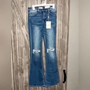 Bohme Highrise Flared Jeans NWT. Size 26. Super stretchy, long legged, soft jean